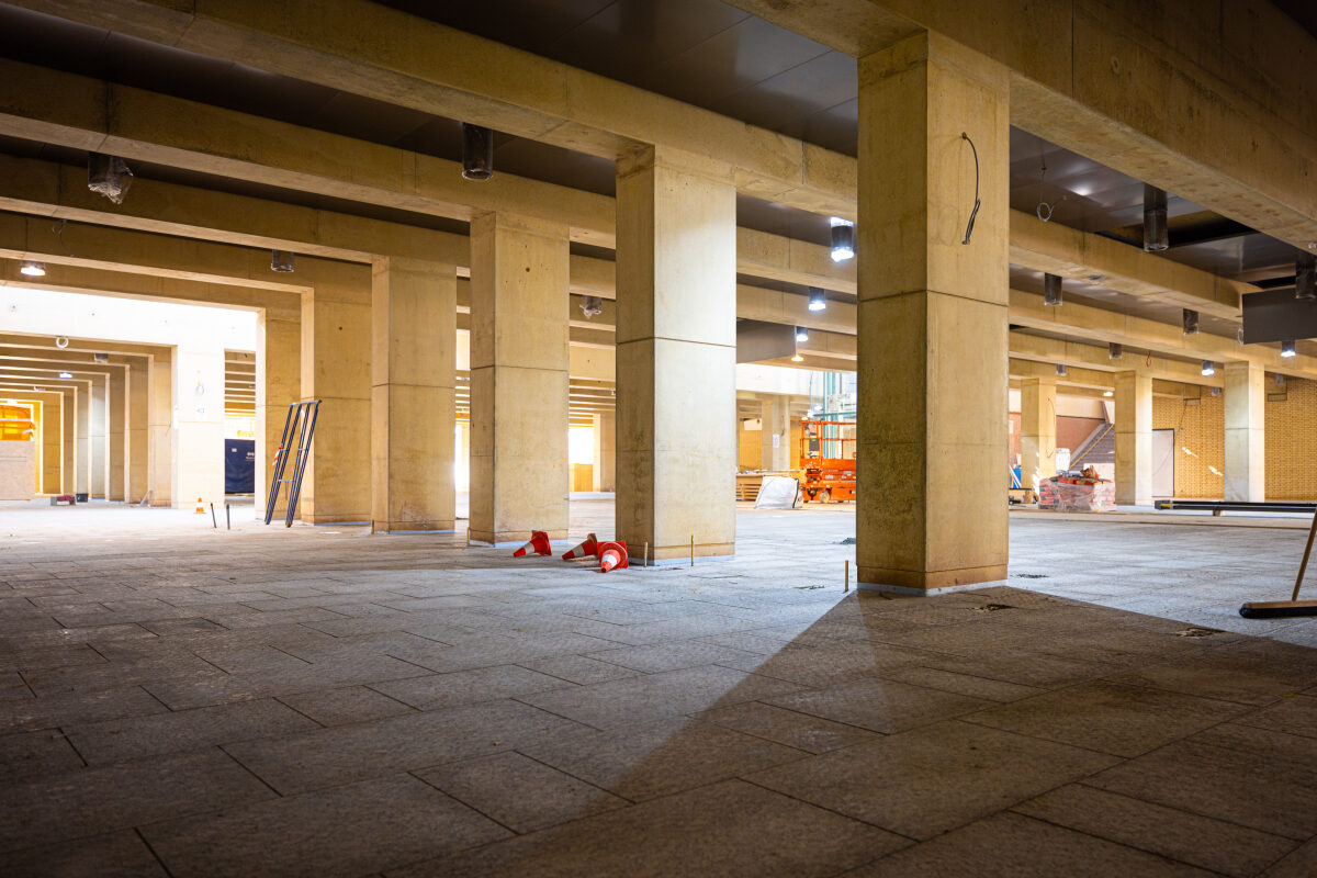 De nieuwe reizigerstunnel van station Groningen in aanbouw