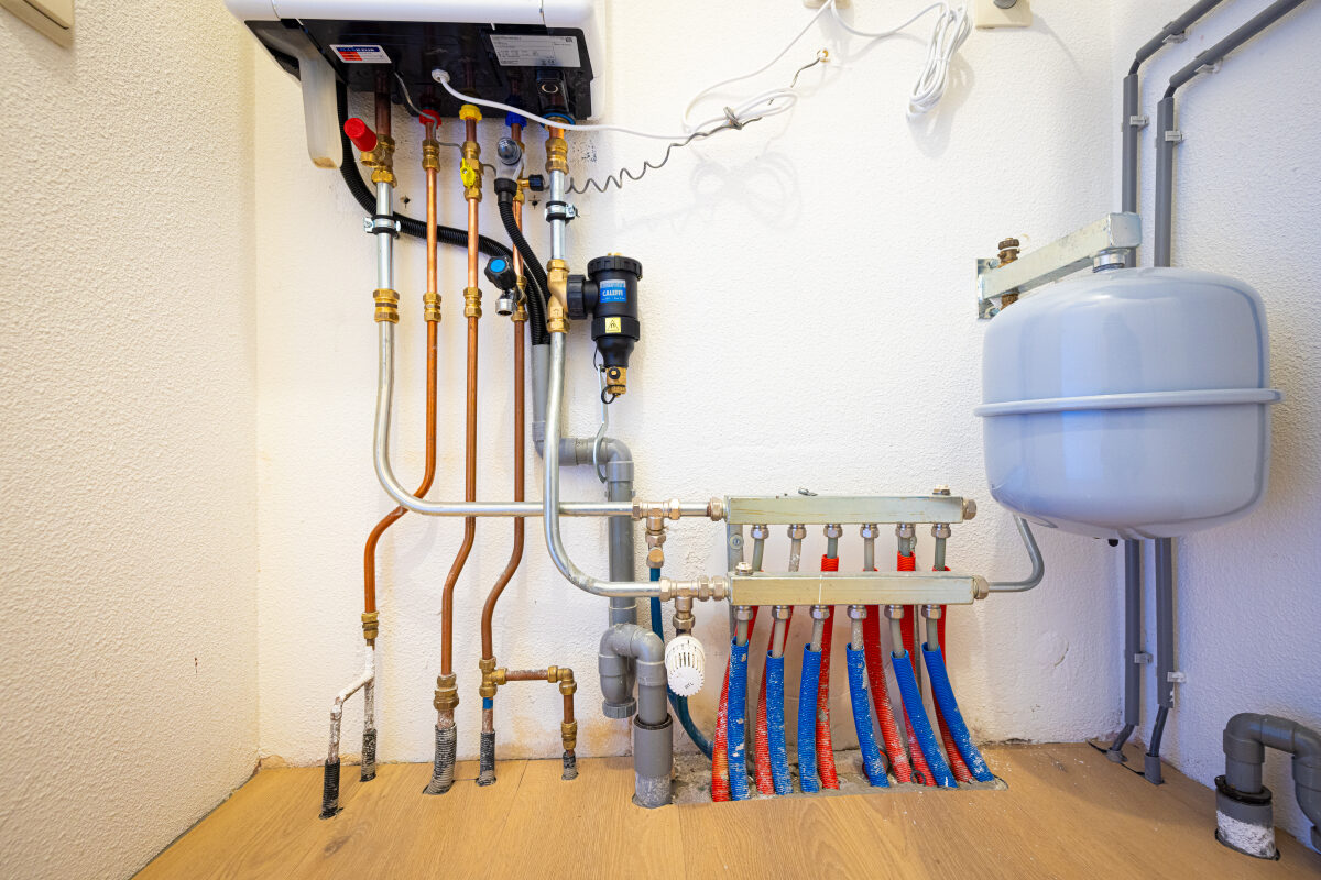 Technische installaties in een woning met onder andere de vloerverwaring